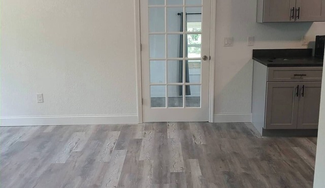 Cozy 6-Person Cottage Near I-75