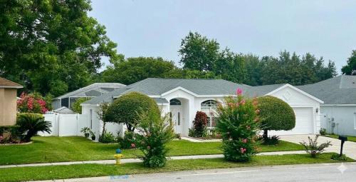 Cozy and Comfortable Spacious Home 3-Bed 2-Bath Sleeps 7