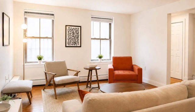Cozy Brownstone Retreat, Near PATH, NYC