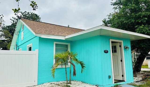 Cozy Clearwater Getaway – 10 Mins to Beach