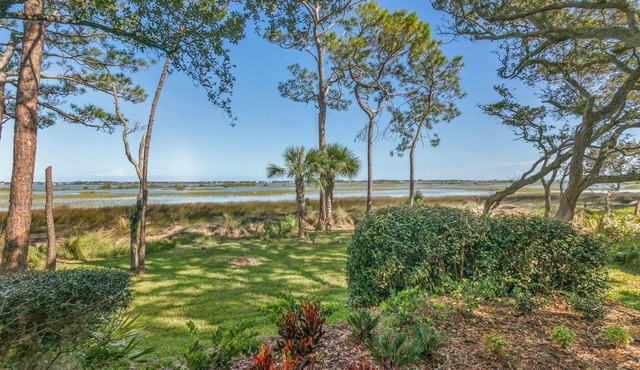 Cozy ground floor 2/2 condo in St. Augustine on the Intercostal Waterway