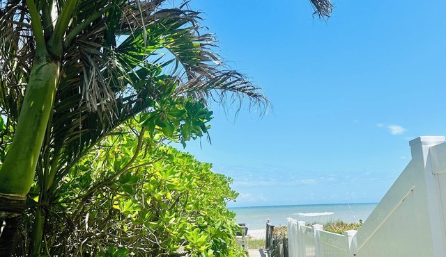 Cozy Indialantic Retreat Steps to Sand No Crowds Free Parking & Grill