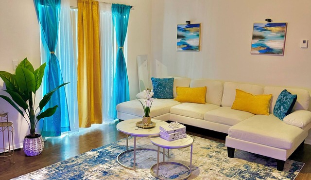 Cozy, Modern Two bedroom suite. HOME away from HOME