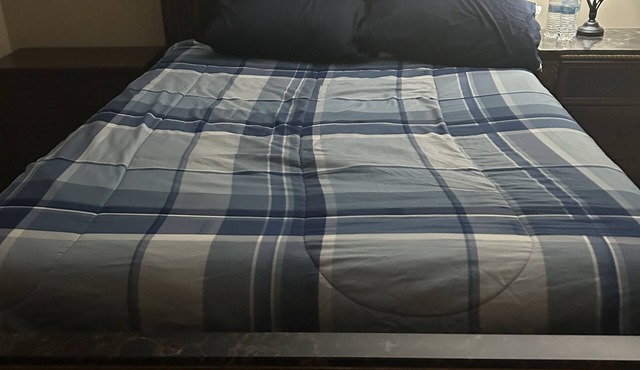 Cozy one bed room in a nice neighborhood.