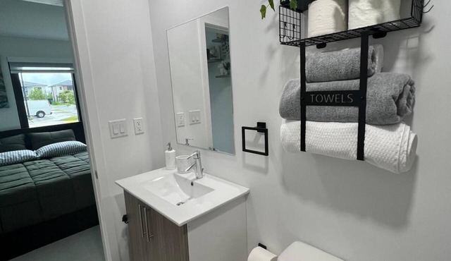 Cozy Queen Suite Near the Everglades & Florida Keys