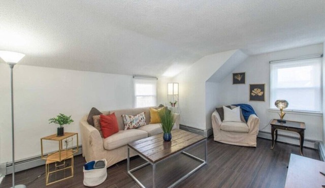 Cozy & Quiet 2 Bed Apt 20 Minutes to NYC