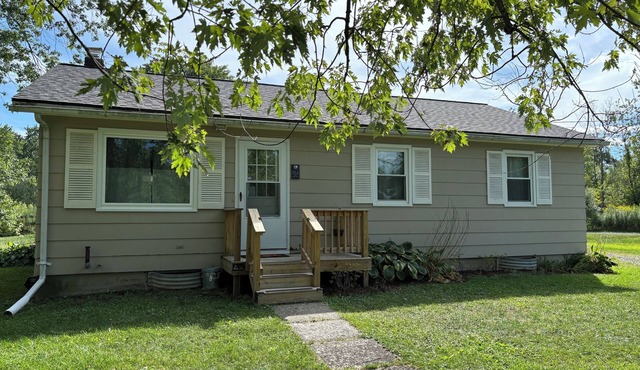 Cozy Quiet 3BR Fox Cottage 10 min from downtown Hudson