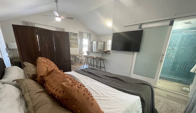 Cozy Studio Apartment with Bayou Views