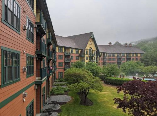 Cozy Studio Resort Stay Mountain Creek Pool Hiking