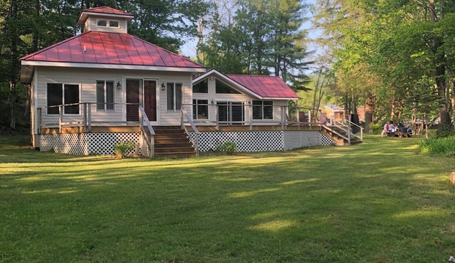 CREEKSIDE CATSKILL MOUNTAIN RETREAT. with weekly discounts.