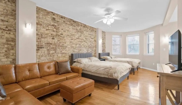 Crown Heights Studio Near Subway + Private backyard
