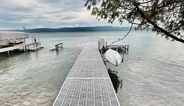 Crystal Lake Effect - Private Direct Lakefront!