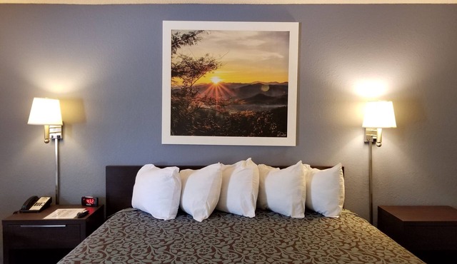 Days Inn by Wyndham Camilla