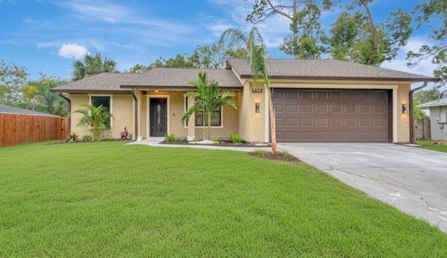 Daytona 500 Retreat Renovated 5 Bedroom Oasis