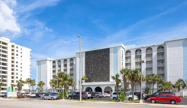 🌴 Daytona Seabreeze✨ Experience Paradise in a 2BR Villa - Sleeps 6