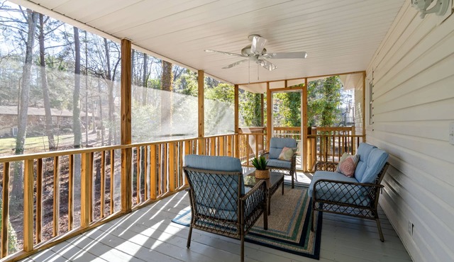 Decked Out Getaway: Pine MTN Trail, Pet Friendly