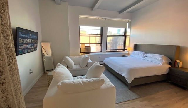 Designer Luxe Loft, with Housekeeping & Doorman - Greenwich Village/Noho