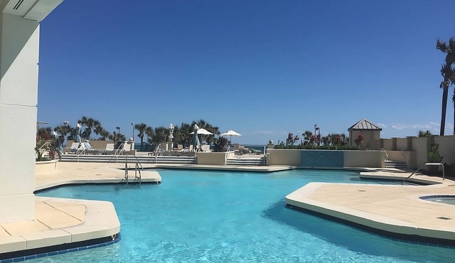Direct Beach Access! 2 City View Units, 2 Pools!