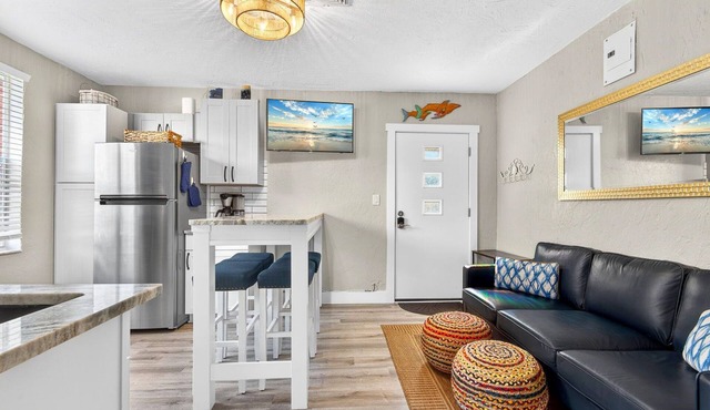 Direct Gulf Front – Venice Villas Coastal Chic
