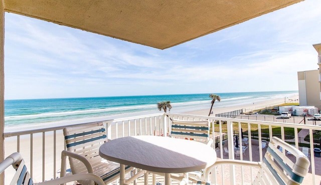 Direct Ocean Front/Corner Unit! NoDriveBeach of New Smyrna !
