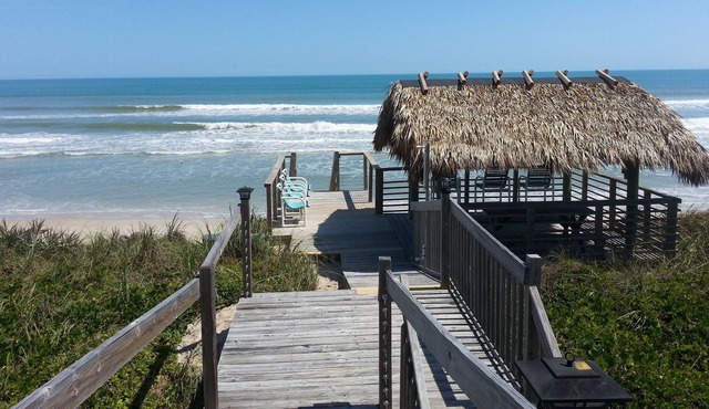 Direct Oceanfront Beach House- Wow- right on the water