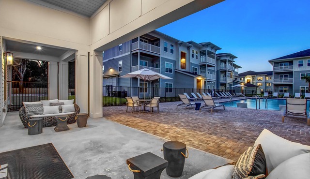 Discover Simple Luxury Living in Jacksonville: 2BR, 2BA Pool View Retreat