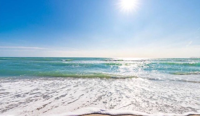 "Discover Your Coastal Oasis in Longboat Key, FL" and St. Armands Area