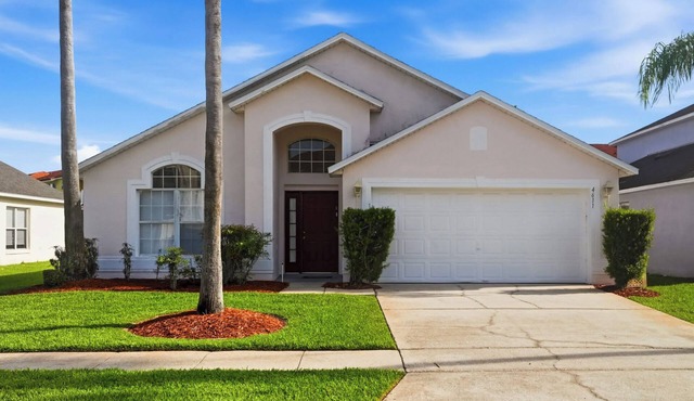 Discvr Your Perfect Florida Getaway: A Luxurious 5-Bedroom Villa in Lake Berkley