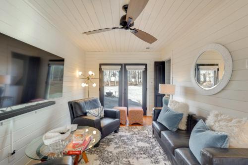 Dock & Serene Views, Lakefront Home in Chappells