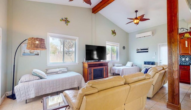 Dog friendly cottage near the beach with patio grill washer dryer partial AC