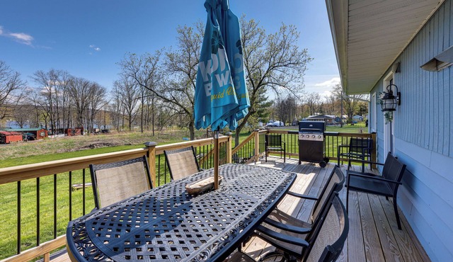 Dog-Friendly Home w/Dock & Views on Waneta Lake!