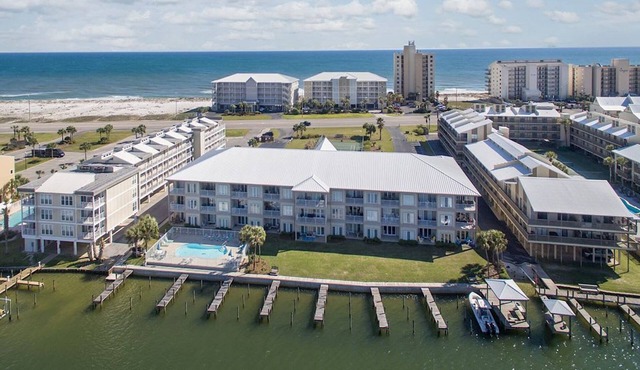 Dolphin Harbor 1B Bay beach access Sleeps 10 Three bedrooms 3 baths