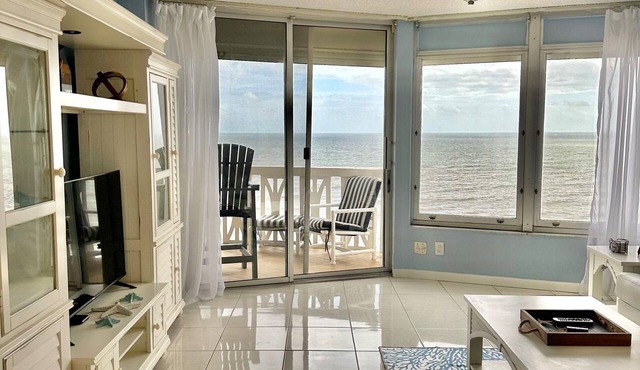 Dreams Come True! Charming 2-bedroom beachfront condo in delightful Ormond Beach