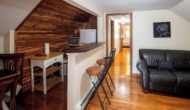E&E Spacious Home Retreat - Near Yale and Downtown in New Haven