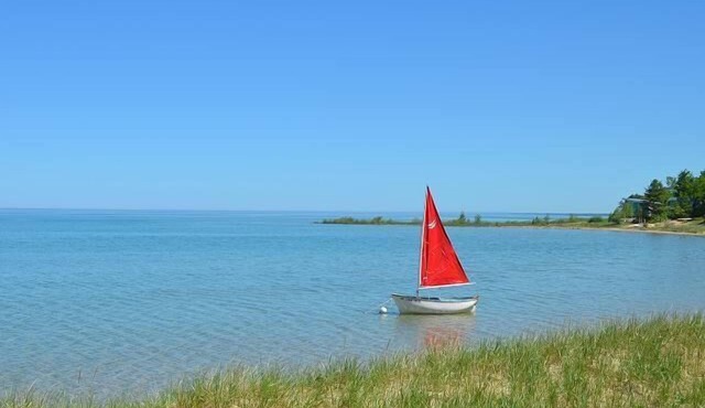 ELK RAPIDS/GRAND TRAVERSE BAY CONDO #03