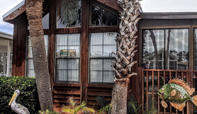 Enjoy your vacation stay at Emerald Pointe Resort in our nostalgic bungalow!