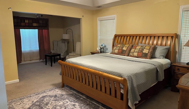 Enjoyable 4-bedroom house in Dallas. Great place for the family & friends