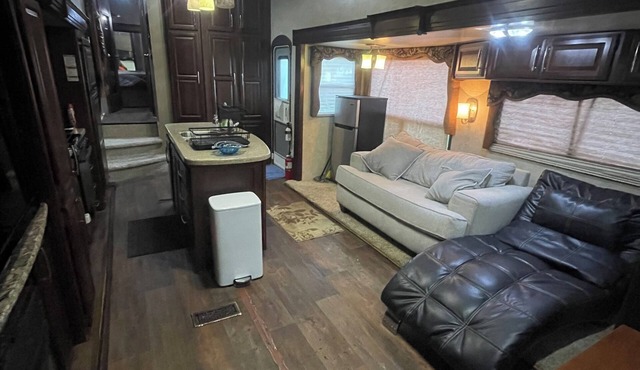 Entire 1Bedroom RV Camper