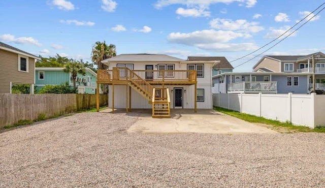 Entire 5BR Duplex Steps From Beach