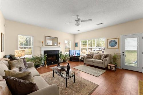 Ethnic Inspired Stonecrest Retreat Spacious Home Sleeps 8