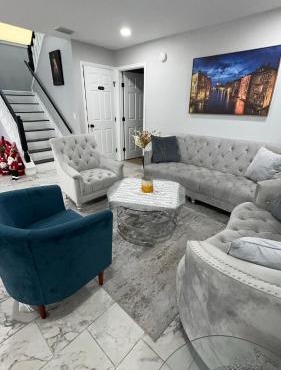 EV-Green Luxury Retreat, Fully Renovated & Comfort