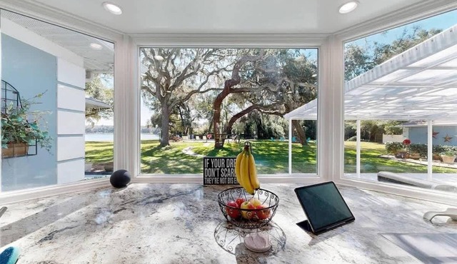 Executive 5 Bedroom Pool Home, Dade City!