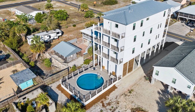 Expansive Home in PSJ Beach, 3 Kitchens/Living and Dining areas! Private Pool