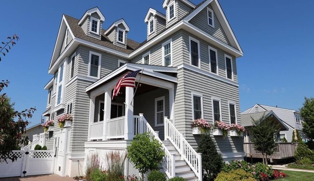 Exquisite 5 bedrm AVALON NJ home 3 baths, Sleeps 10 POOL