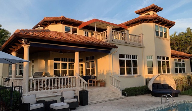 Family Friendly Waterfront Villa