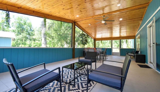 Family & pet friendly ~30 min to Steinhatchee & mins to Springs.50-amp RV hookup