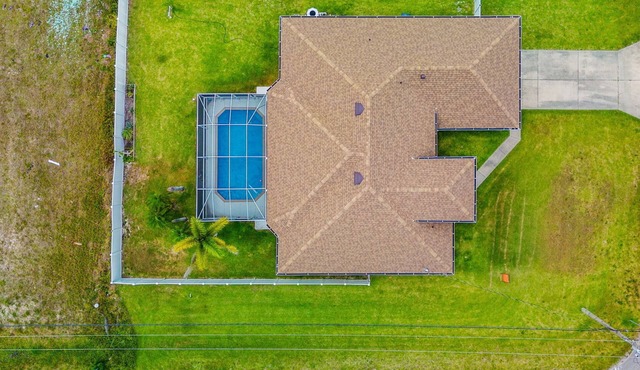 Family & pet friendly, bikes, heated pool & sleeps 11! Villa Grace - SWFL Rentals