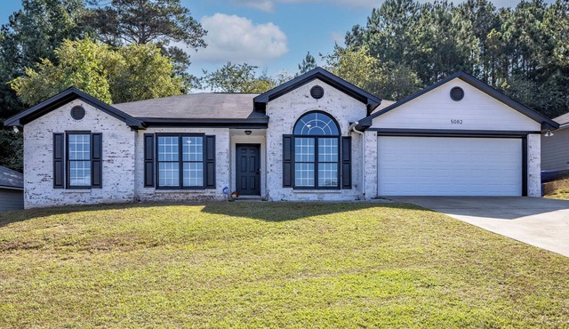 Family Retreat w/Gameroom Next to Fort Benning