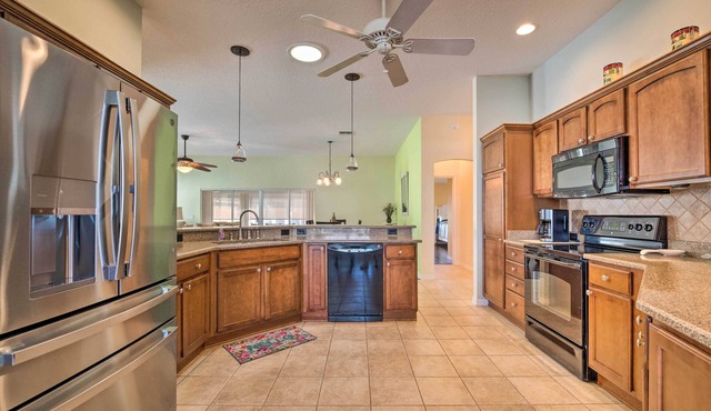 Florida Escape w/Lanai ~ 1 Mi to Golf Course
