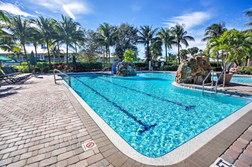 Free Golf Until Oct! Naples Condo w/Resort Pool